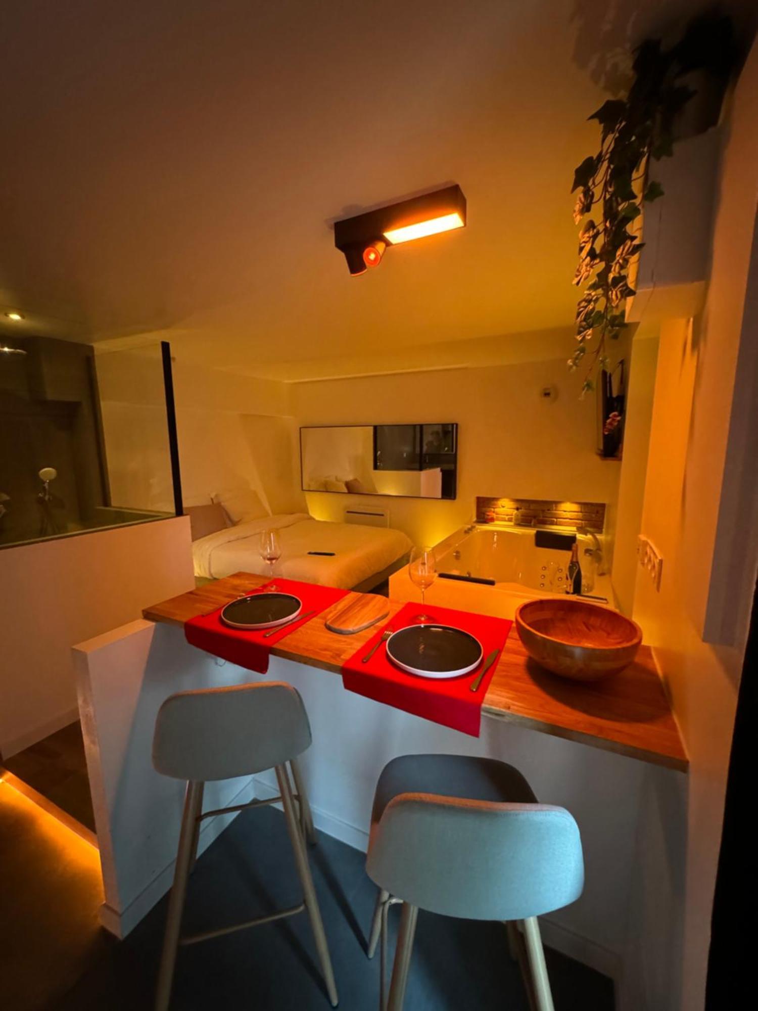 O Romeo - Suite Privee Fougeres Exterior photo