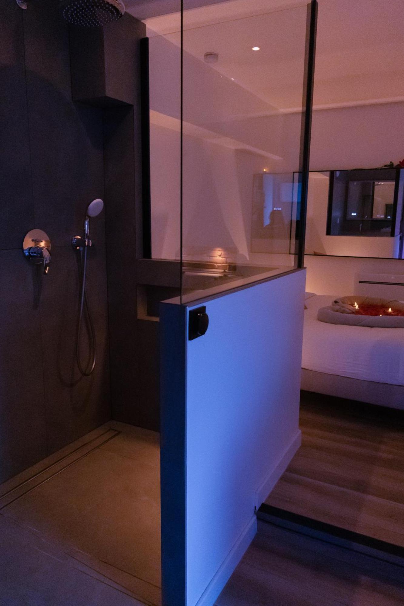 O Romeo - Suite Privee Fougeres Exterior photo