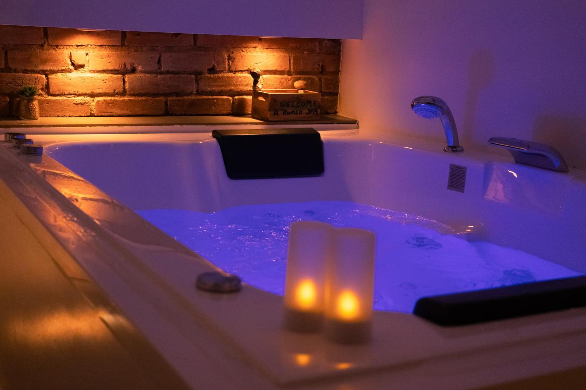 O Romeo - Suite Privee Fougeres Exterior photo
